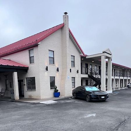 Super 8 By Wyndham Fredericksburg Hotel Exterior foto