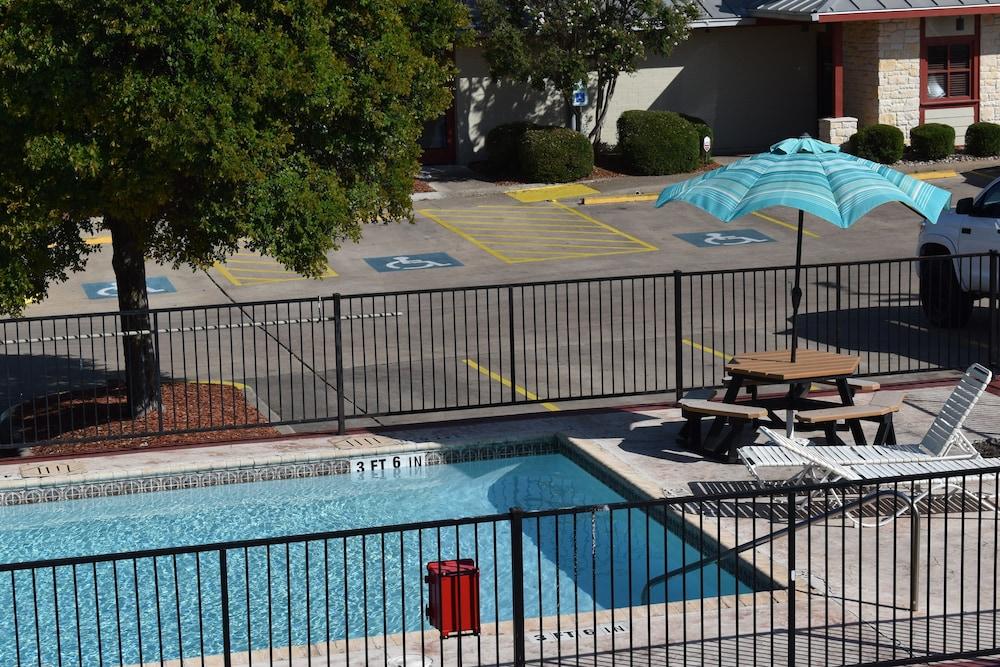 Super 8 By Wyndham Fredericksburg Hotel Exterior foto