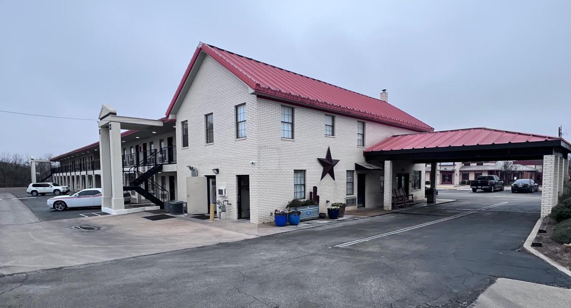 Super 8 By Wyndham Fredericksburg Hotel Exterior foto