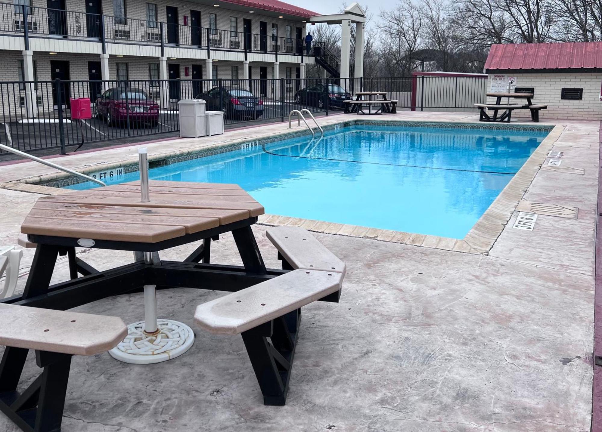 Super 8 By Wyndham Fredericksburg Hotel Exterior foto