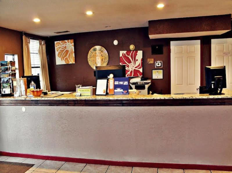 Super 8 By Wyndham Fredericksburg Hotel Exterior foto